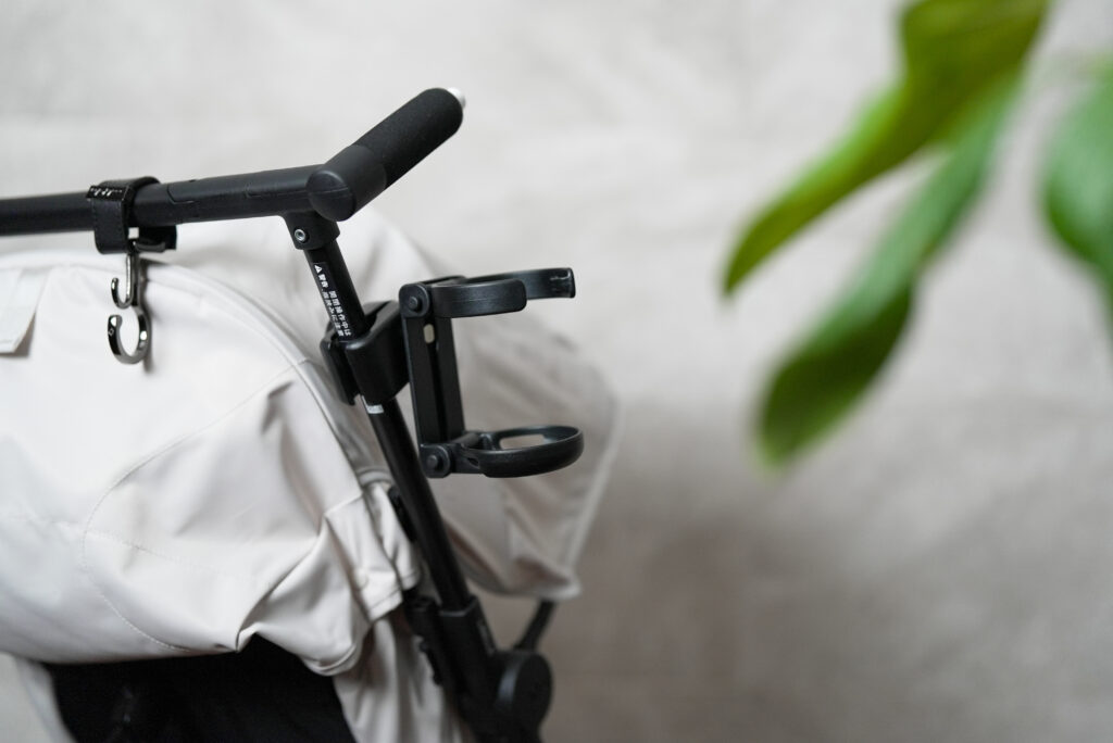 折りたたみ可能ドリンクホルダー