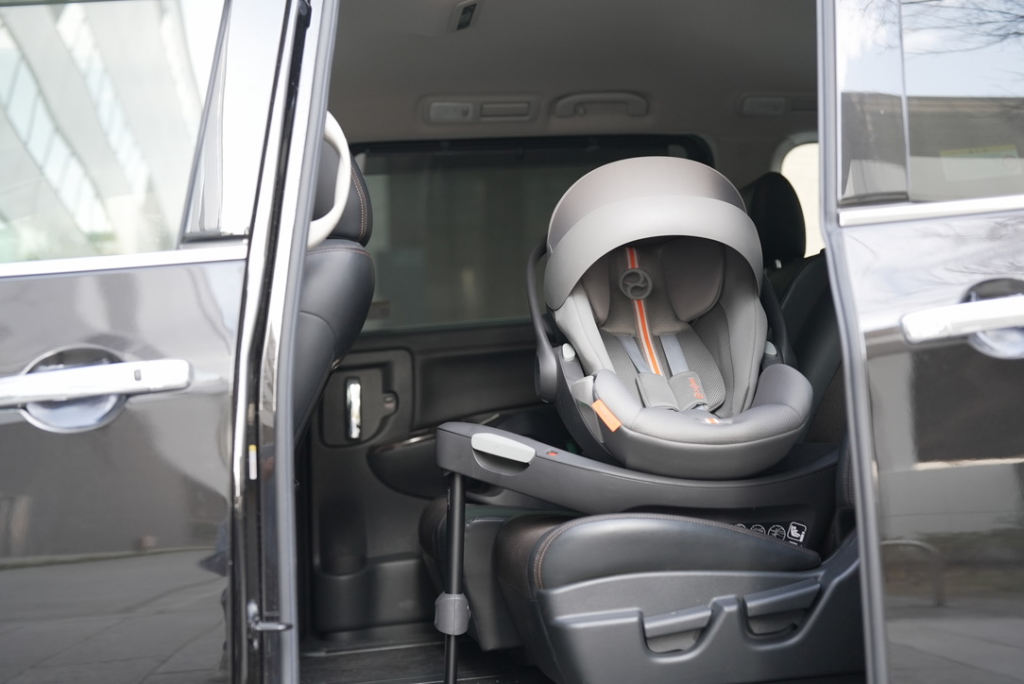 サイベックス クラウド チャイルドシート取り付け